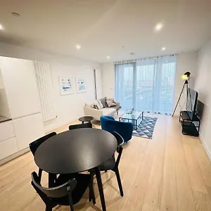 spacious-modern-1-bed-apartment.cambridgehotelsuk.com/